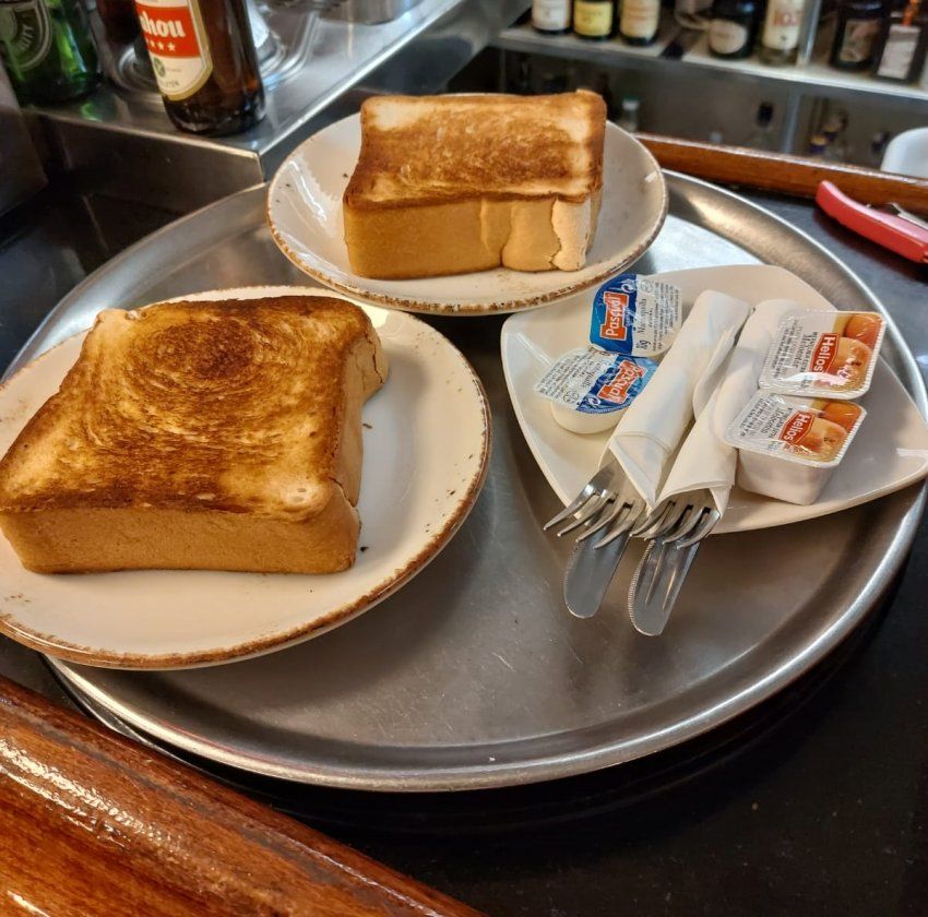 Desayuno con tostadas